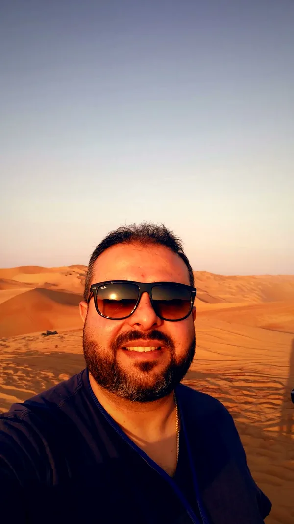 Antoni Gerges on the dune at Tal Moreeb